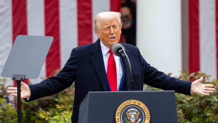 Trump Advises Tehran to Wave White Flag and Surrender to End the War
