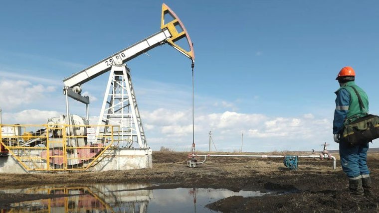Pakistan’s Oil Import Bill Surges to Rs 3.57 Trillion in July Amid Global Price Hikes