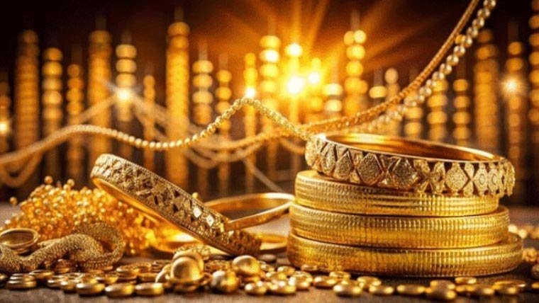 Gold and Silver Prices Decline in Global Markets Amid Interest Rate Hike Expectations