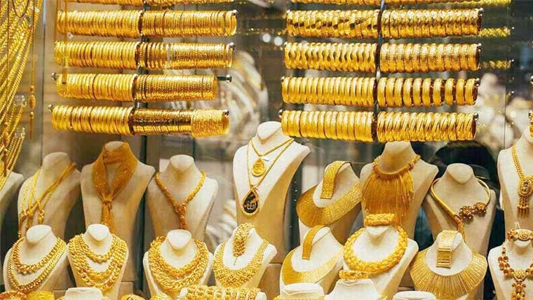 Gold Prices Decrease While Silver Becomes Costlier Globally and Locally