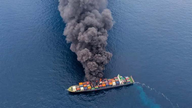 Kuwaiti Oil Tanker Al Salam Two Hit by Projectile in Strait of Hormuz