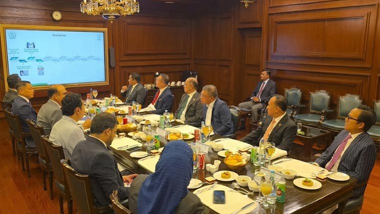 Malaysian Home Minister Visits NADRA Headquarters, Praises Digital System