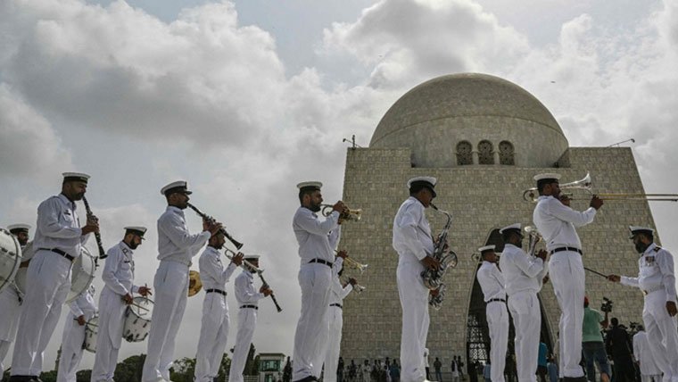 Pakistan Celebrates 79th Independence Day with Guard Changing at Mazar-e-Quaid
