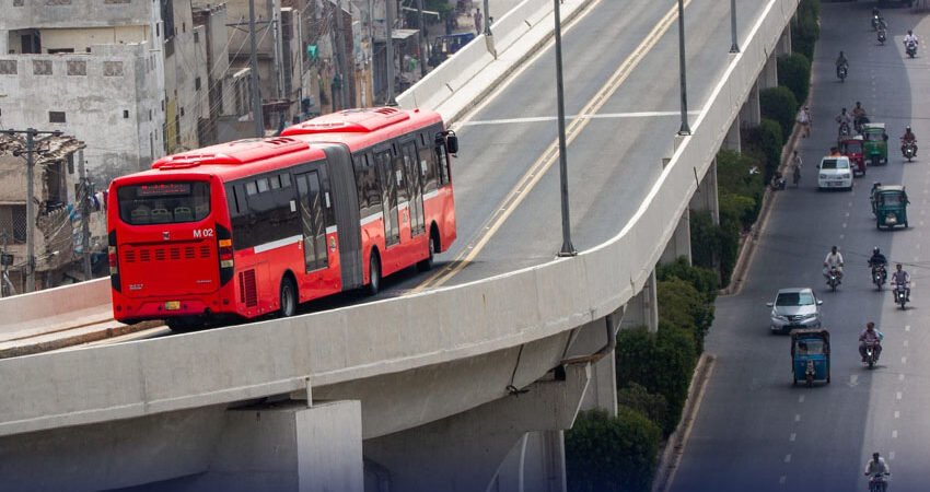 Lahore Metro Bus may suspended Over fuel shortage