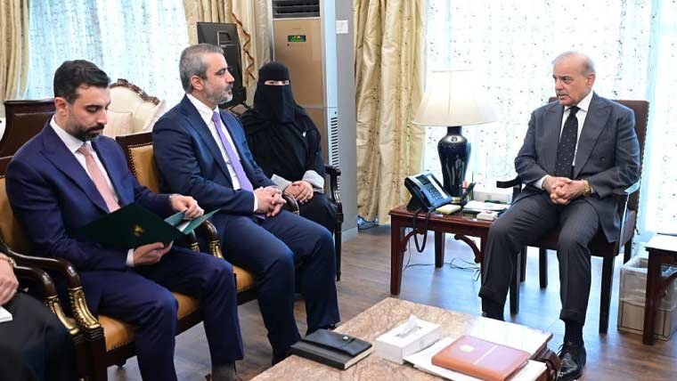 Prime Minister Receives Syrian Foreign Minister to Strengthen Bilateral Ties