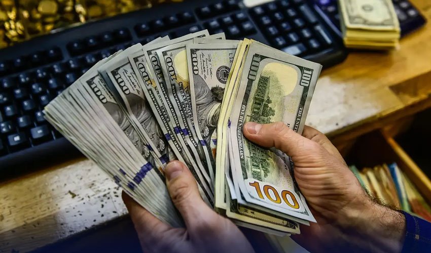 US Dollar Drops Sharply in Pakistan’s Open Market