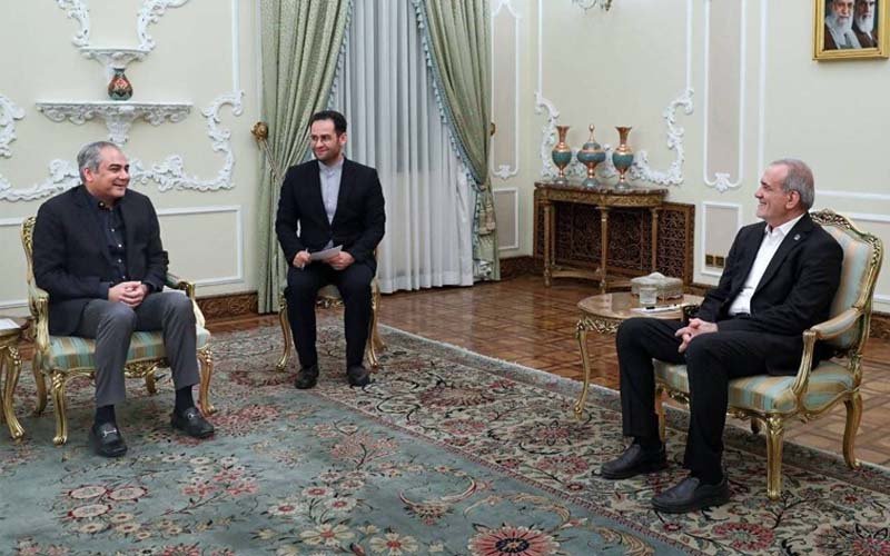 Federal Interior Minister Mohsin Naqvi Holds High-Level Meeting with Iranian President Masoud Pezeshkian in Tehran