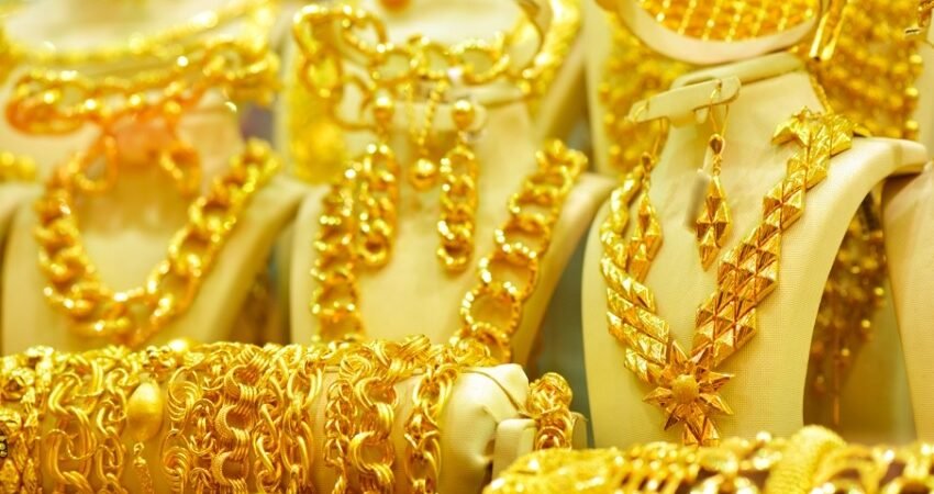 Gold Prices Drop Further Across Local and Global Markets in Pakistan