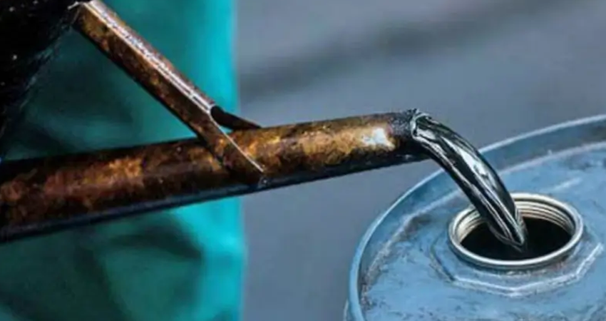 Crude Oil Prices Fall on Saudi Arabia’s Extra Oil Supply Offer