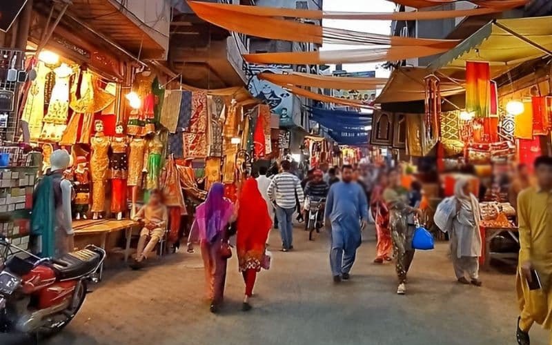 Markets to Close at 9 PM and 50% Cut in Official Fuel Quotas