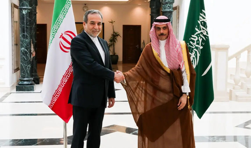 Iran Offers Mediation Between Saudi Arabia and Yemini Houthis as Foreign Ministers Hold Phone Call Amid Rising Tensions